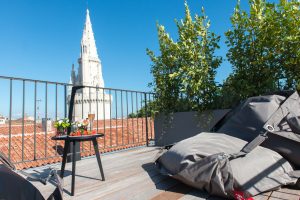 La vue sur le Vieux-Port, centre-ville et historique de La Rochelle, depuis L'Hôtel 4 étoiles La Monnaie