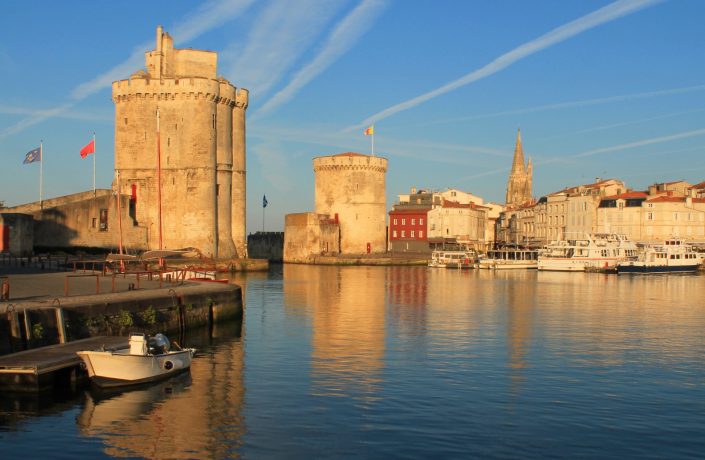 old-port-of-la-rochelle-france-picture-id475926624