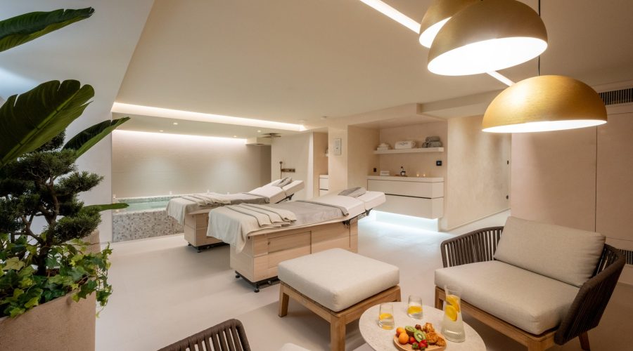 La Suite Lise, son jacuzzi, ses tables de massages et sa pause gourmande au Spa La Neuvième Lettre à La Rochelle